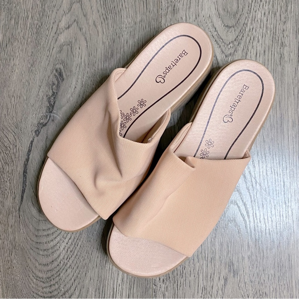 Women’s Baretraps Rebecca Slides Sandals Sz 8 Peachy Beige